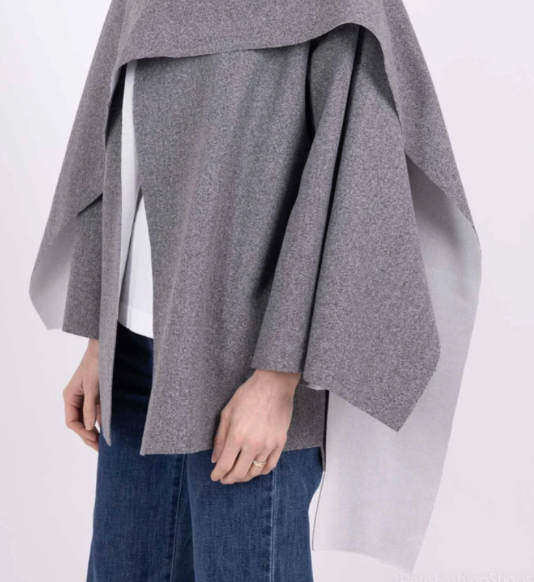 Cape avec bouton